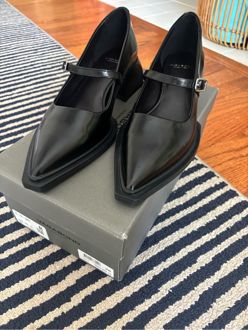 Vagabond Black Pointed Mary Jane Block Heel Oxfords
